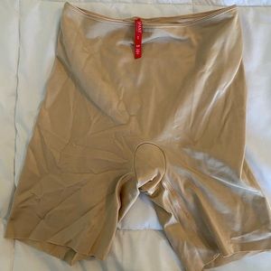 NEVER WORN! Nude spanx!